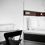 Wakeup - Ξενοδοχείο 2*